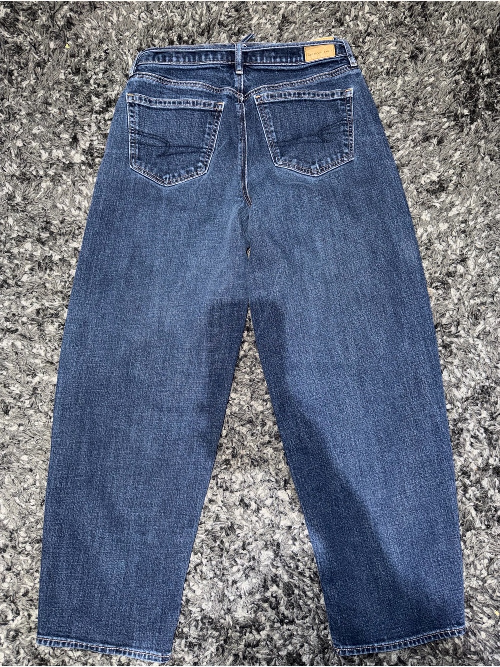 AE Stretch Barrel Jean. Size: 8 Long. - Picture 9 of 11